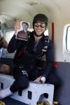 Teuge 1  juni 2021
Thomas v d Vlugt presenteert zijn boek door uit een vleigtuig te springen met een parachute.