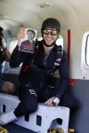 Teuge 1  juni 2021
Thomas v d Vlugt presenteert zijn boek door uit een vleigtuig te springen met een parachute.