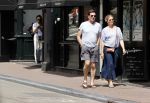 Amsterdam 17 juni 2021
Twan Huys met zijn vrouw in het centrum van Amsterdam