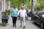 Amsterdam 29 mei 2021
Wolter Kroes en kennis Richard lopend door Amsterdam zuid.
