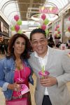 Amstelveen 27 mei 2021
Opening Yoyo tea bar van Rachel Hazes in winkelcentrum Amstelveen.
Andre Hazes zijn vriendinSarah v Soelen en haar ouders zijn ook aanwezig. Won Yip en rachel