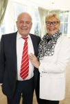 Den Haag 9 juni 202
Erica Terpstra krijgt een belangrijke onderscheiding uit handen van de Japanse Ambassadeur . Alles speelde zich af op de Japanse Ambassade in Den Haag. Ada Kok met haar man Mat