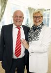 Den Haag 9 juni 202
Erica Terpstra krijgt een belangrijke onderscheiding uit handen van de Japanse Ambassadeur . Alles speelde zich af op de Japanse Ambassade in Den Haag. Ada Kok met haar man Mat