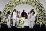 Den Haag 11 juni 2022
Zangeres Anouk Teeuwe trouwt met haar verloofde Dominique Schemmekes op het podium tijdens haar concert op het Malieveld.