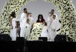 Den Haag 11 juni 2022
Zangeres Anouk Teeuwe trouwt met haar verloofde Dominique Schemmekes op het podium tijdens haar concert op het Malieveld.