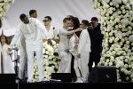 Den Haag 11 juni 2022
Zangeres Anouk Teeuwe trouwt met haar verloofde Dominique Schemmekes op het podium tijdens haar concert op het Malieveld.