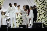 Den Haag 11 juni 2022
Zangeres Anouk Teeuwe trouwt met haar verloofde Dominique Schemmekes op het podium tijdens haar concert op het Malieveld.