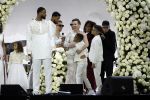 Den Haag 11 juni 2022
Zangeres Anouk Teeuwe trouwt met haar verloofde Dominique Schemmekes op het podium tijdens haar concert op het Malieveld.