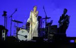 Den Haag 11 juni 2022
Zangeres Anouk Teeuwe trouwt met haar verloofde Dominique Schemmekes op het podium tijdens haar concert op het Malieveld.