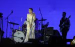 Den Haag 11 juni 2022
Zangeres Anouk Teeuwe trouwt met haar verloofde Dominique Schemmekes op het podium tijdens haar concert op het Malieveld.