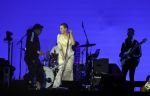 Den Haag 11 juni 2022
Zangeres Anouk Teeuwe trouwt met haar verloofde Dominique Schemmekes op het podium tijdens haar concert op het Malieveld.