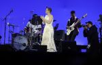 Den Haag 11 juni 2022
Zangeres Anouk Teeuwe trouwt met haar verloofde Dominique Schemmekes op het podium tijdens haar concert op het Malieveld.