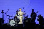 Den Haag 11 juni 2022
Zangeres Anouk Teeuwe trouwt met haar verloofde Dominique Schemmekes op het podium tijdens haar concert op het Malieveld.