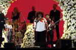 Den Haag 11 juni 2022
Zangeres Anouk Teeuwe trouwt met haar verloofde Dominique Schemmekes op het podium tijdens haar concert op het Malieveld. anouk zangeres en zanger