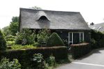 Amsterdam en Baambrugge 26 mei 2022
Bob Sikkes heeft een appartement in Amsterdam en een huis aan het water in een klein dorpje net buiten Amsterdam