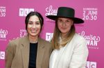 Huizen 25 mei 2022
Feestje ivm de nieuwe TLC serie van Louisa en Rowan op z'n Gooisch. Louisa Janssen en haar man Rowan . Demi wilkes