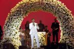 Den Haag 11 juni 2022
Zangeres Anouk Teeuwe trouwt met haar verloofde Dominique Schemmekes op het podium tijdens haar concert op het Malieveld. Broer Dominique Schemmekes