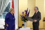 Den Haag 9 juni 202
Erica Terpstra krijgt een belangrijke onderscheiding uit handen van de Japanse Ambassadeur . Alles speelkde zich af op de Japanse Ambassade in Den Haag.