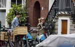 Amsterdam 15 april 2022
Eva Jinek met partner op straat in Amsterdam zuid