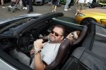 Zandvoort 18 mei 2022
Frans Duijts en andere manne rijden met hun mooie auto voor stichting zorgeloos kind op circuitpark Zandvoort. Frans rijdt in een McLaren cabrio