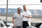 Zandvoort 18 mei 2022
Frans Duijts en andere manne rijden met hun mooie auto voor stichting zorgeloos kind op circuitpark Zandvoort. Frans rijdt in een McLaren cabrio
