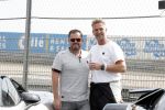 Zandvoort 18 mei 2022
Frans Duijts en andere manne rijden met hun mooie auto voor stichting zorgeloos kind op circuitpark Zandvoort. Frans rijdt in een McLaren cabrio