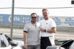 Zandvoort 18 mei 2022
Frans Duijts en andere manne rijden met hun mooie auto voor stichting zorgeloos kind op circuitpark Zandvoort. Frans rijdt in een McLaren cabrio