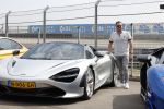 Zandvoort 18 mei 2022
Frans Duijts en andere manne rijden met hun mooie auto voor stichting zorgeloos kind op circuitpark Zandvoort. Frans rijdt in een McLaren cabrio