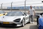 Zandvoort 18 mei 2022
Frans Duijts en andere manne rijden met hun mooie auto voor stichting zorgeloos kind op circuitpark Zandvoort. Frans rijdt in een McLaren cabrio