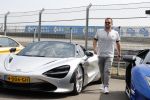 Zandvoort 18 mei 2022
Frans Duijts en andere manne rijden met hun mooie auto voor stichting zorgeloos kind op circuitpark Zandvoort. Frans rijdt in een McLaren cabrio