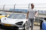 Zandvoort 18 mei 2022
Frans Duijts en andere manne rijden met hun mooie auto voor stichting zorgeloos kind op circuitpark Zandvoort. Frans rijdt in een McLaren cabrio