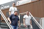 Zandvoort 18 mei 2022
Frans Duijts en andere manne rijden met hun mooie auto voor stichting zorgeloos kind op circuitpark Zandvoort. Frans rijdt in een McLaren cabrio