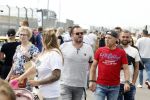 Zandvoort 18 mei 2022
Frans Duijts en andere manne rijden met hun mooie auto voor stichting zorgeloos kind op circuitpark Zandvoort. Frans rijdt in een McLaren cabrio