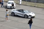 Zandvoort 18 mei 2022
Frans Duijts en andere manne rijden met hun mooie auto voor stichting zorgeloos kind op circuitpark Zandvoort. Frans rijdt in een McLaren cabrio