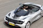 Zandvoort 18 mei 2022
Frans Duijts en andere manne rijden met hun mooie auto voor stichting zorgeloos kind op circuitpark Zandvoort. Frans rijdt in een McLaren cabrio