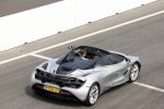 Zandvoort 18 mei 2022
Frans Duijts en andere manne rijden met hun mooie auto voor stichting zorgeloos kind op circuitpark Zandvoort. Frans rijdt in een McLaren cabrio