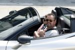 Zandvoort 18 mei 2022
Frans Duijts en andere manne rijden met hun mooie auto voor stichting zorgeloos kind op circuitpark Zandvoort. Frans rijdt in een McLaren cabrio