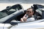 Zandvoort 18 mei 2022
Frans Duijts en andere manne rijden met hun mooie auto voor stichting zorgeloos kind op circuitpark Zandvoort. Frans rijdt in een McLaren cabrio