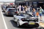 Zandvoort 18 mei 2022
Frans Duijts en andere manne rijden met hun mooie auto voor stichting zorgeloos kind op circuitpark Zandvoort. Frans rijdt in een McLaren cabrio