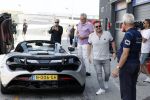 Zandvoort 18 mei 2022
Frans Duijts en andere manne rijden met hun mooie auto voor stichting zorgeloos kind op circuitpark Zandvoort. Frans rijdt in een McLaren cabrio
