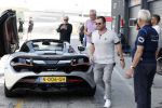 Zandvoort 18 mei 2022
Frans Duijts en andere manne rijden met hun mooie auto voor stichting zorgeloos kind op circuitpark Zandvoort. Frans rijdt in een McLaren cabrio