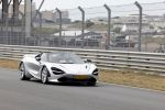 Zandvoort 18 mei 2022
Frans Duijts en andere manne rijden met hun mooie auto voor stichting zorgeloos kind op circuitpark Zandvoort. Frans rijdt in een McLaren cabrio