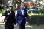 Laren 2 juni 2022
Begrafenis / dienst van Willibrord Frequin in de Sint Jansbasiliek in Laren . Frits Sissing met zijn vrouw