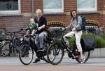 Amsterdam 28 mei 2022
Hajo Bruins met vriendin en dochtertje op de fiets in Amsterdam zuid.