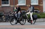 Amsterdam 28 mei 2022
Hajo Bruins met vriendin en dochtertje op de fiets in Amsterdam zuid.