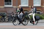 Amsterdam 28 mei 2022
Hajo Bruins met vriendin en dochtertje op de fiets in Amsterdam zuid.