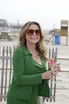 Zandvoort 31 mei 2022
Presentatie boek waar Matthijs v Nieuwkerk de mooiste verhalen voor uitgekozen heeft.  oa Heleen v Royen heeft een verhaal geschreven.  Helleen kwam met haar partner Bart meeldijk. Matthijs kwam met zijn vriendin Martha Riemsma. Ozcan Akyol  (Eus) gaf Matthijs het eerste boek.