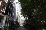 Amsterdam 28 mei 2022
Isa Hoes heeft in het centrum van Amsterdam een nieuwe huis/appartement gekocht