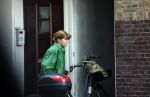 Amsterdam 27 mei 2022
Janke Dekker op de fiets in Amsterdam zuid en bij het huis wat ze met haar man Tom Egbers heeft gekocht in Amsterdam.