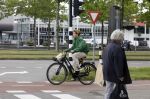 Amsterdam 27 mei 2022
Janke Dekker op de fiets in Amsterdam zuid en bij het huis wat ze met haar man Tom Egbers heeft gekocht in Amsterdam.